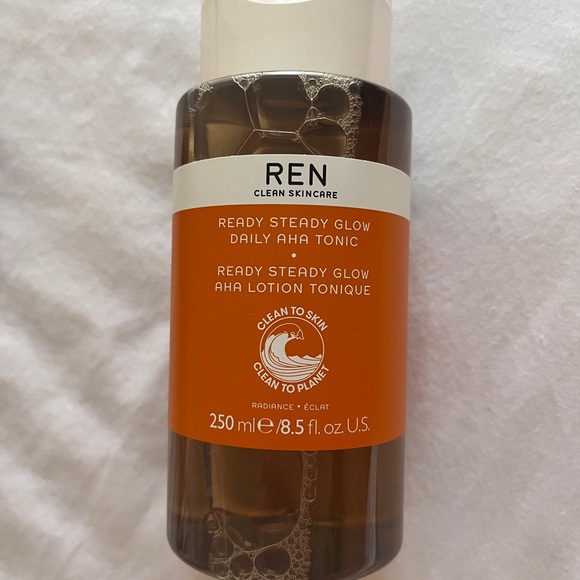 REN Tonic - Picture 1 of 3